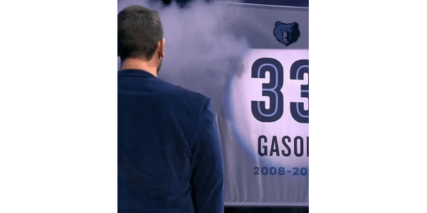 Los Grizzlies retiran la segunda camiseta en la historia de la franquicia Los Grizzlies retiran la segunda camiseta en la historia de la franquicia