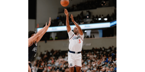 Paul, de 40 años, sorprende a los Clippers en su debut con la franquicia Paul, de 40 años, sorprende a los Clippers en su debut con la franquicia