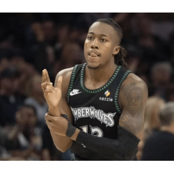 La transformación de Ayo Dawsum tras vestir la camiseta de los Timberwolves