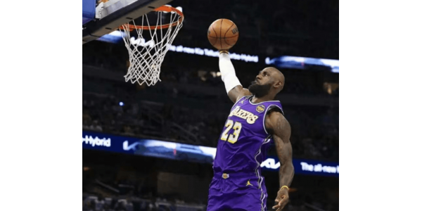 ¿Vale LeBron James, de 41 años, 50 millones de dólares?