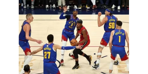 En el primer partido de las Finales de la NBA, los Heat fueron suprimidos por completo En el primer partido de las Finales de la NBA, los Heat fueron suprimidos por completo