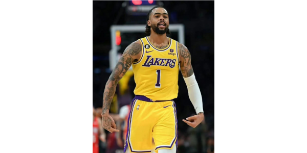 Russell renuncia al veto comercial
