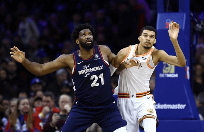 Embiid anotó 70 puntos, rompiendo el récord de anotaciones en un solo juego de los 76ers