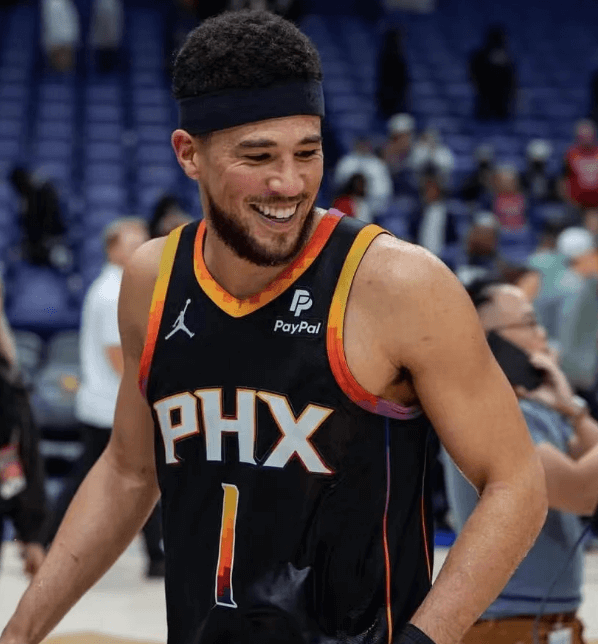 Suns VS Pelicans, Booker contribuyó con 50+ en tres juegos consecutivos