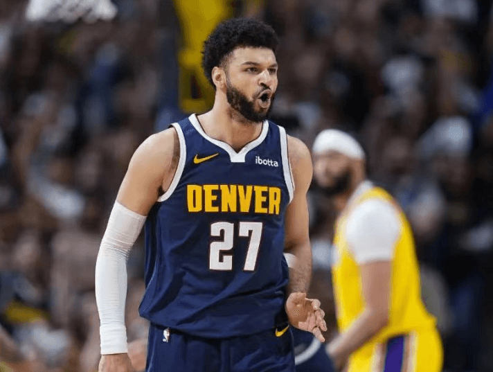 Un toque de timbre de Murray noquea a los Lakers
