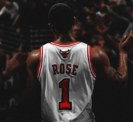 Homenaje a una leyenda: La camiseta número 1 de Derrick Rose pronto lucirá en el United Center