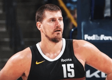 La actuación de Nikola Jokic (56+16+15) estableció un nuevo récord de la NBA