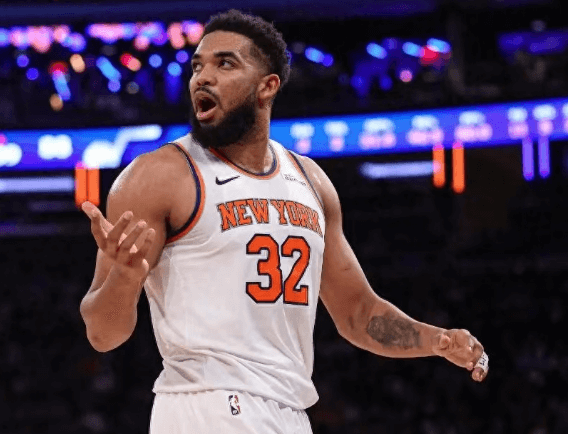Towns se va deshaciendo poco a poco de las lesiones y muestra su dominio en el interior