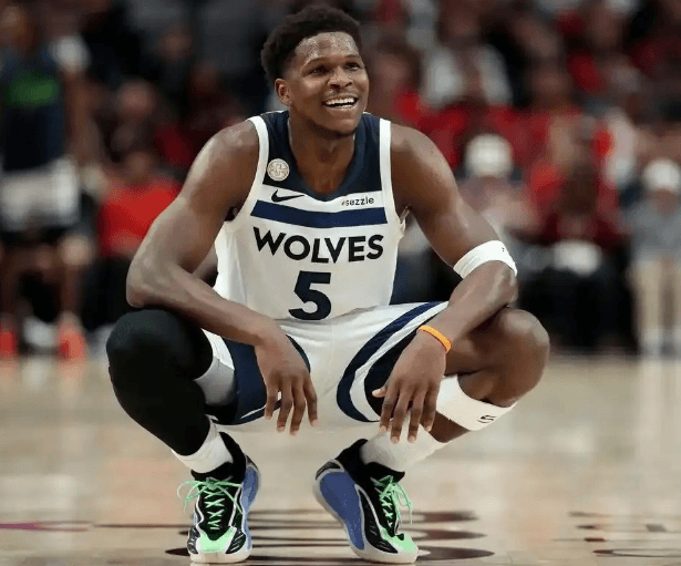 Los Timberwolves planean extender el contrato de Edwards anticipadamente