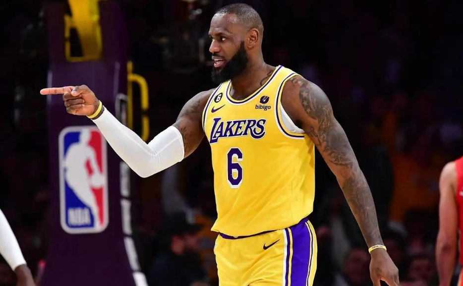 James establece un nuevo récord de carrera, los Lakers obtienen el punto de partido 3-1