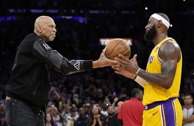 Líder anotador de la historia de la NBA: LeBron James