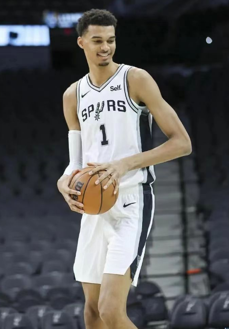 Se avecina el debut de Vinbanyama en la NBA